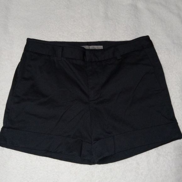 ZARA Basic Like New Black Cuffed Hem Chino Shorts size M - Picture 1 of 10